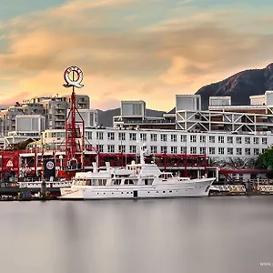 The Lonsdale Quay 4* North Vancouver
